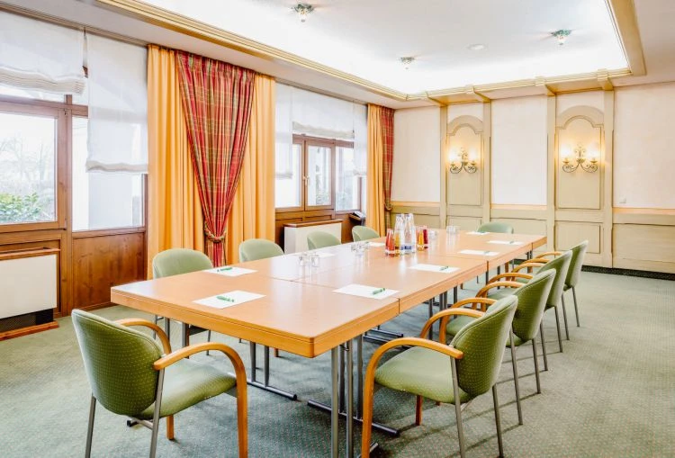 Seminar 5 Seminarraum Abensstube mit Blocktafel