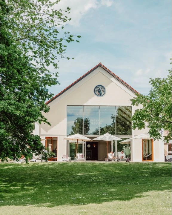 Sommerliche Ansicht Badhaus