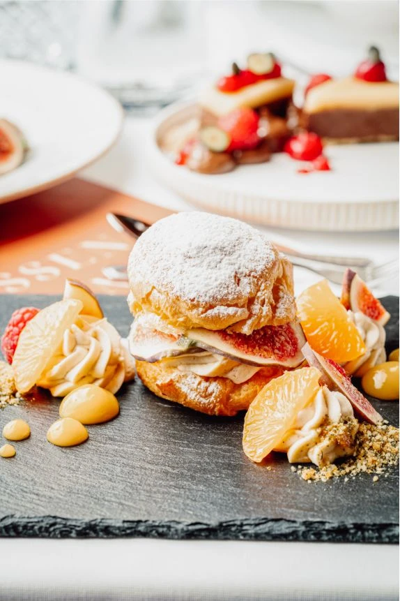 Faulenzer- und Verwöhnpension 3 Nachspeise auf Schiefertafel