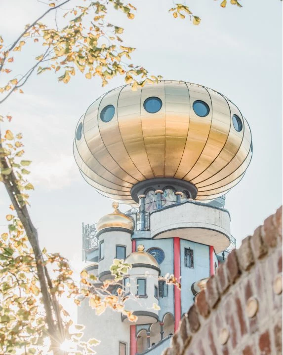 Babymoon 12 Ansicht Kuchlbauer Hundertwasserturm