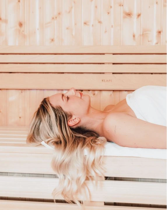 Gesundheitsurlaub Bayern 6 Frau in der Sauna