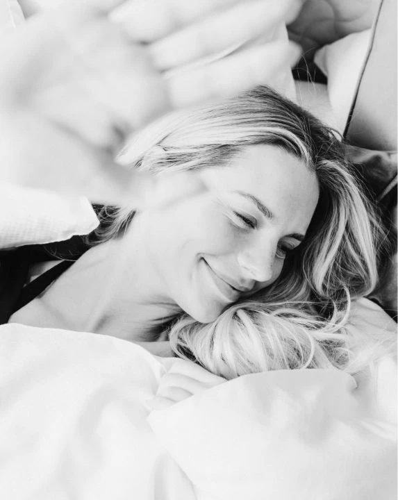 Impressionen 15 Frau im Bett