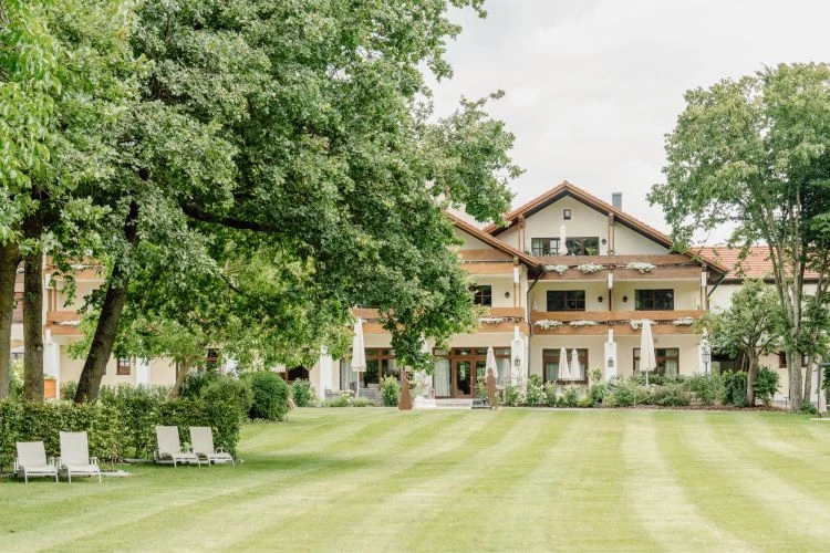 Dein Wellnesshotel: Luxus und Natur vereint 7 wellnesshotel bayern eisvogel wellness auszeit 24