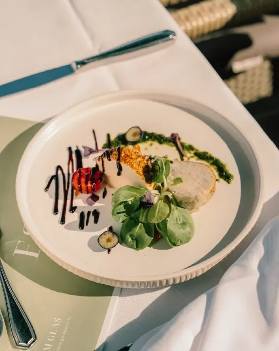 wellnesshotel sommerurlaub bayern eisvogel Zeichenflaeche 89