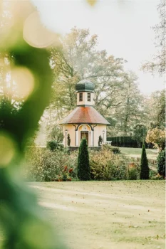 Herbstliche Ansicht Eisvogel Kapelle