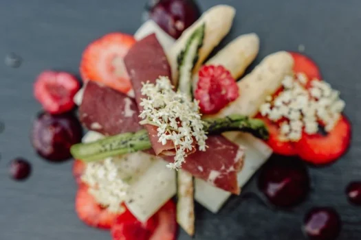 Details Vorspeise mit Spargel